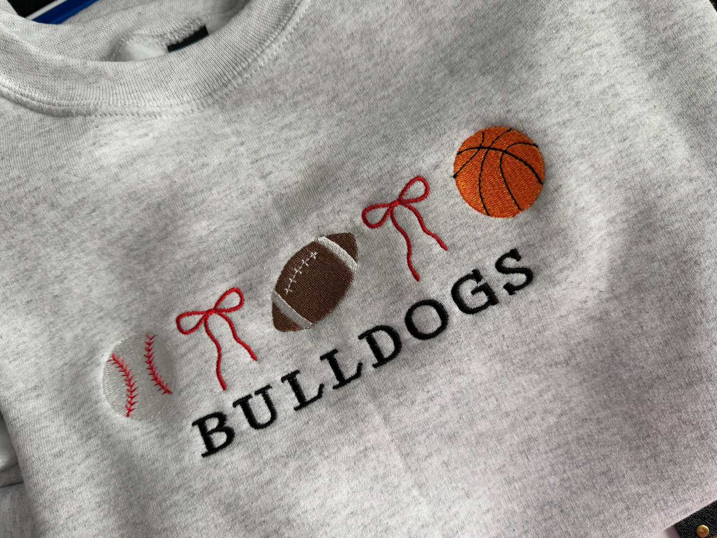 Bows and sports crewneck embroidered